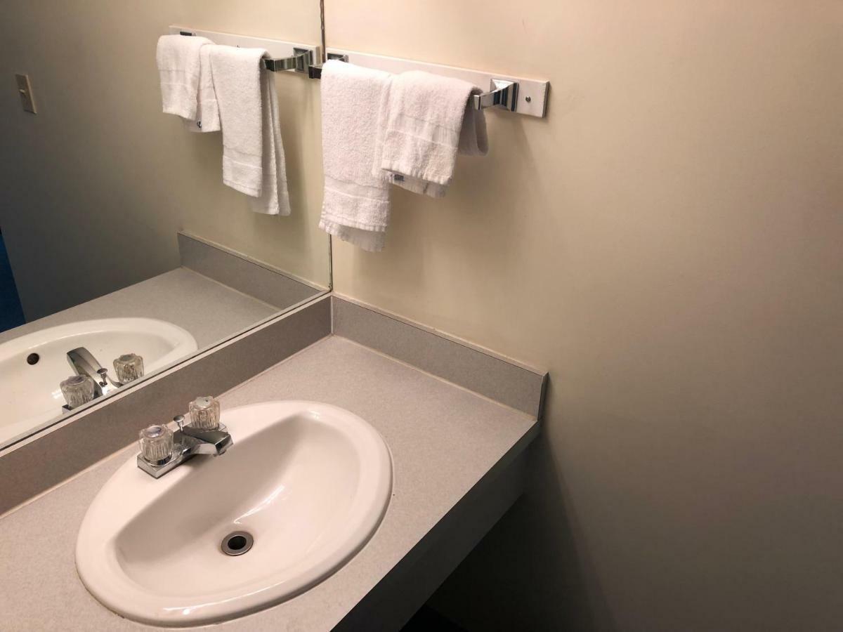 Westwind Motor Inn Drayton Valley Экстерьер фото